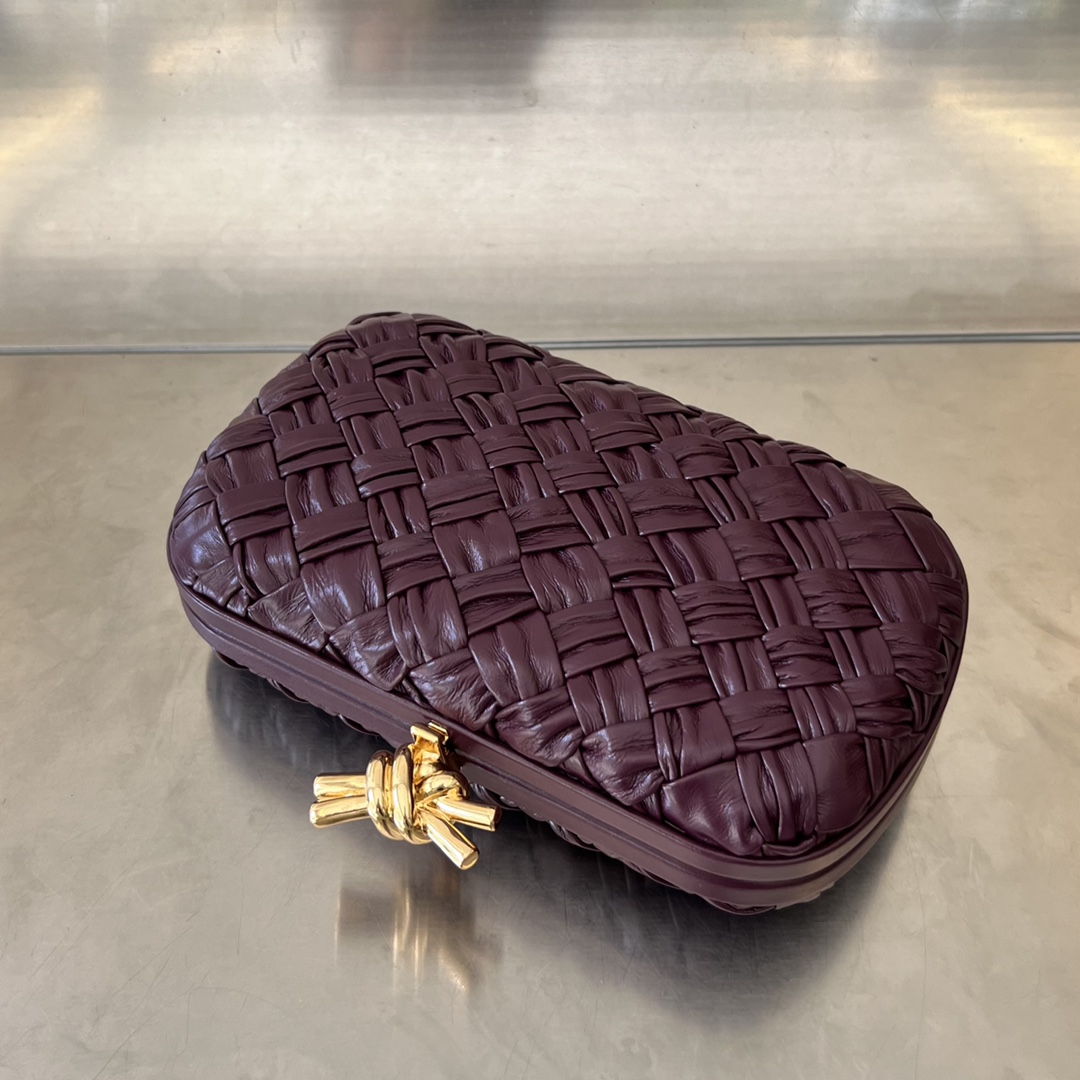 Knot Padded Intreccio Leather Clutch Bordeaux